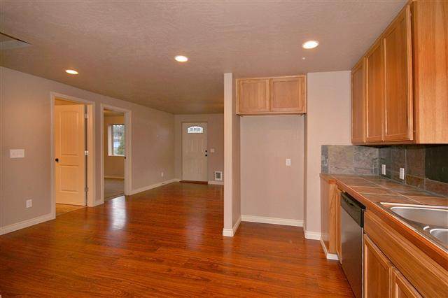 6705 E 8th Ave - Photo 4