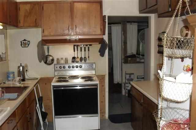 460 W 5th Ave - Photo 4