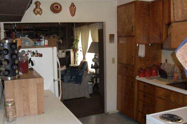 460 W 5th Ave - Photo 5