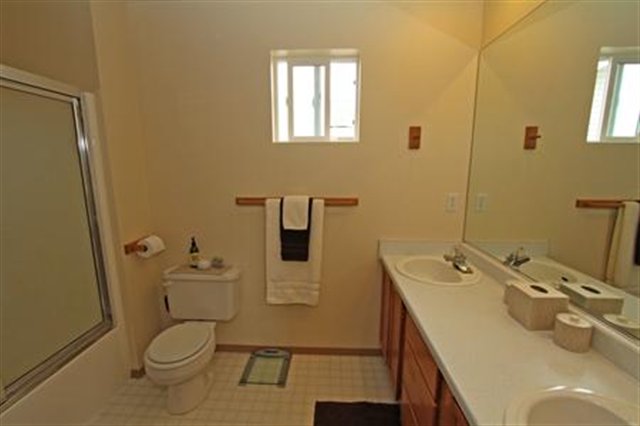 2901 E Grace Ave - Photo 9