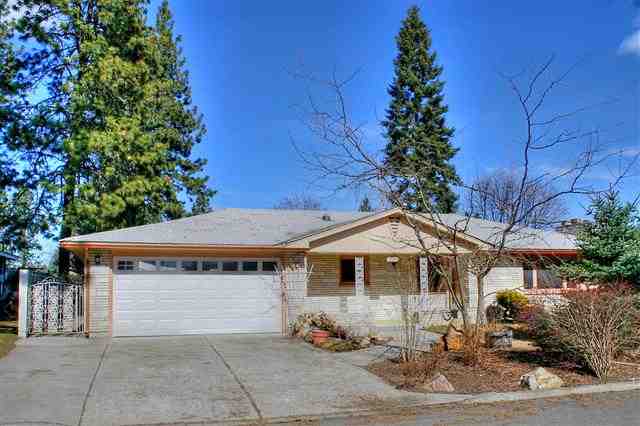 332 W Maxine Ave - Photo 1