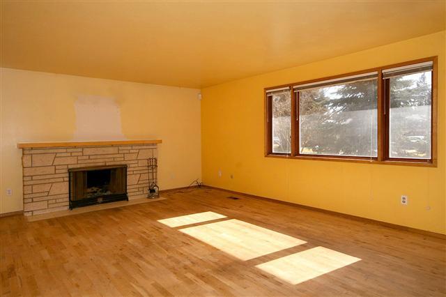 332 W Maxine Ave - Photo 2
