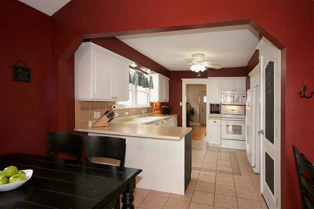 1121 E 32nd Ave - Photo 6