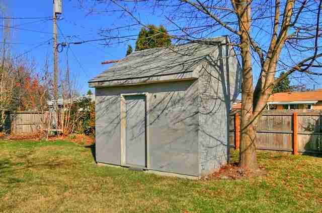 13913 E 6th Ave - Photo 16