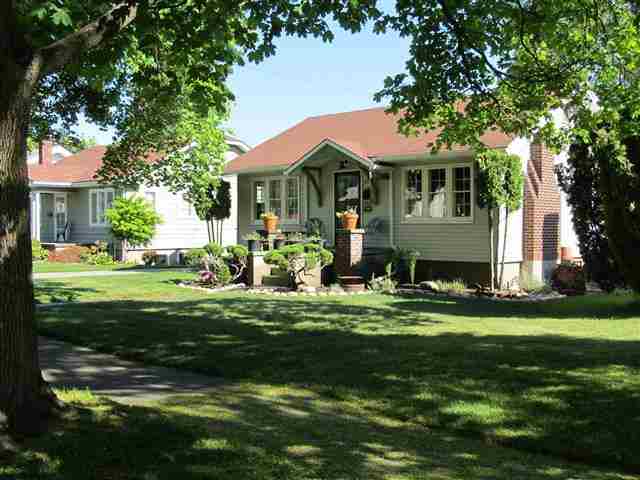 3211 W Alice Ave