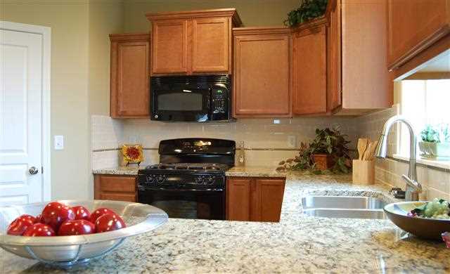 2208 S Lloyd Ct - Photo 3