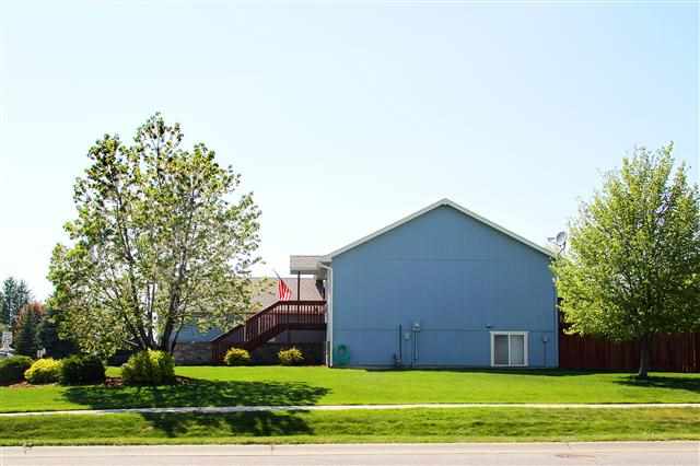 1617 E 3rd St - Photo 18