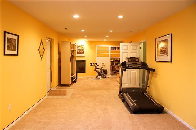 1617 E 3rd St - Photo 8