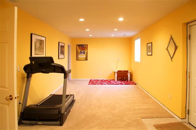 1617 E 3rd St - Photo 9