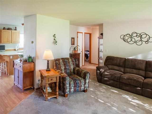 1910 N HODGES Ln - Photo 4