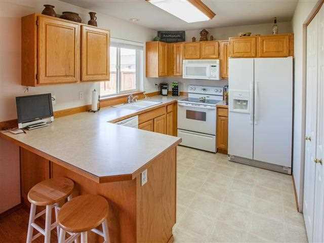 1910 N HODGES Ln - Photo 6