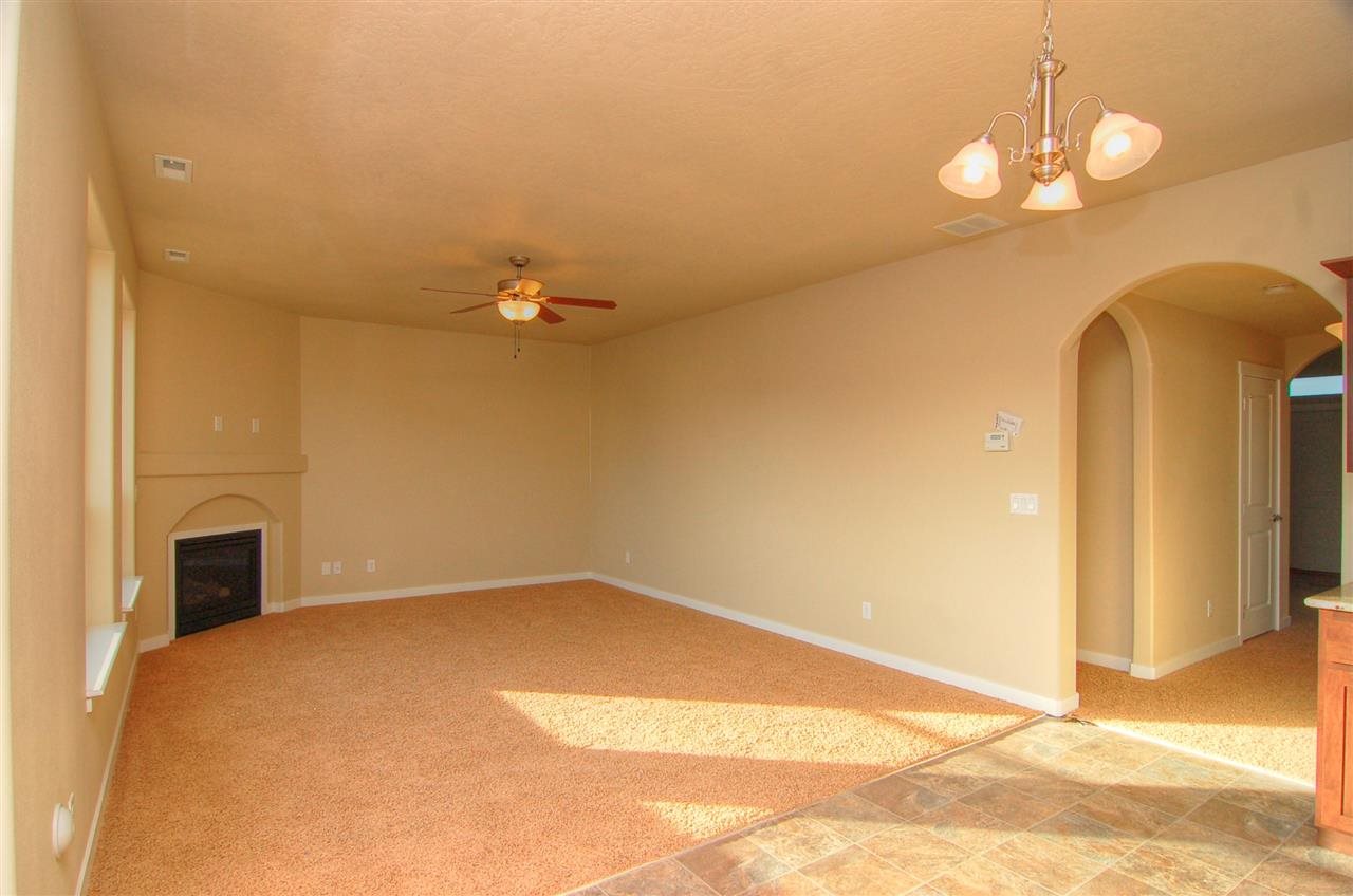 2607 W Heath Ave - Photo 3