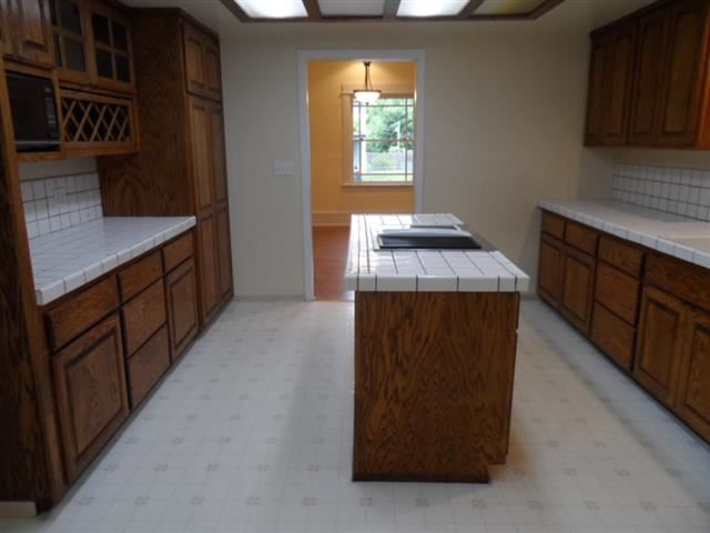 1207 E Indiana Ave - Photo 3