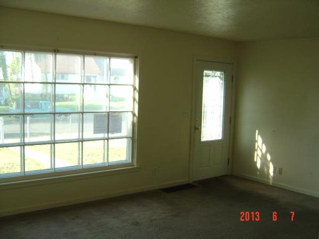 1124 E Lacrosse Ave - Photo 3