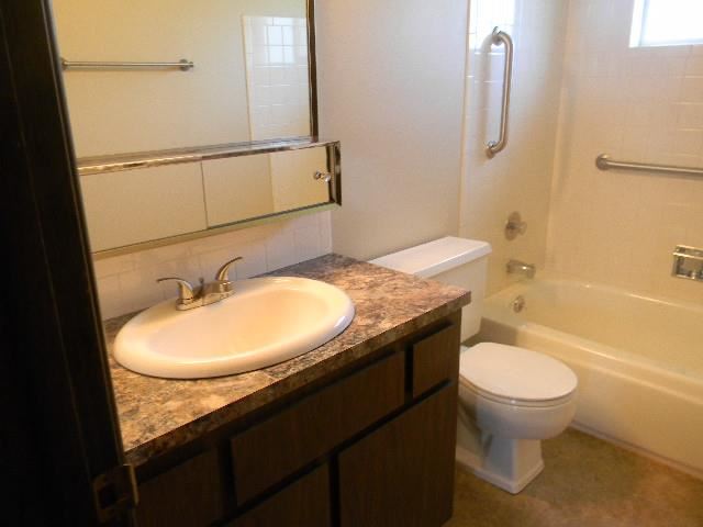 828 E Bismark - Photo 5