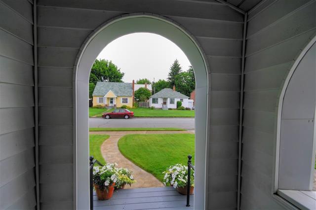 2823 W Euclid - Photo 12