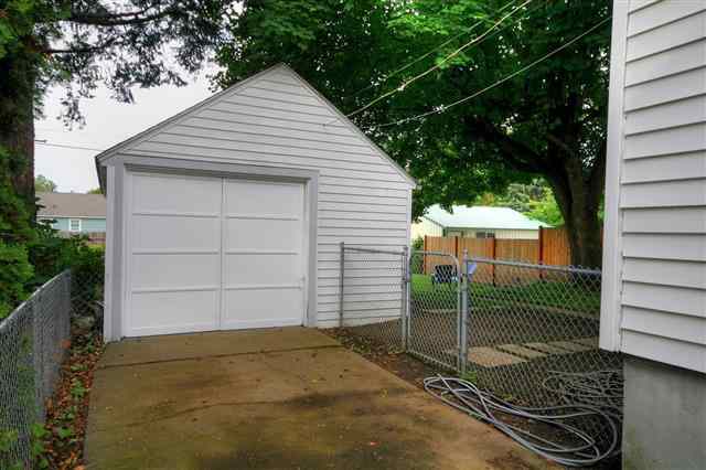 2823 W Euclid - Photo 15