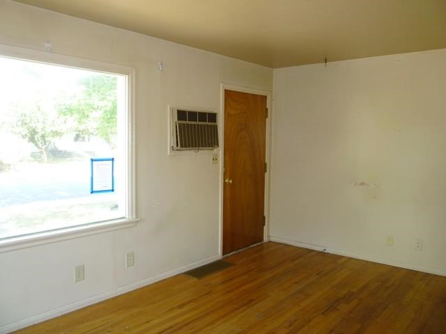 1712 N Nelson St - Photo 3