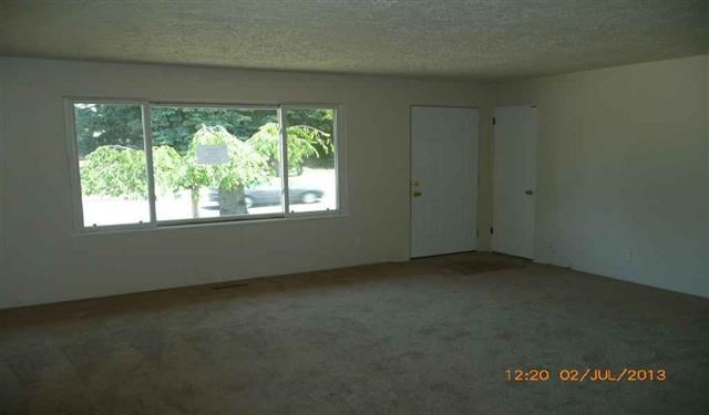 5927 N Ash St - Photo 3