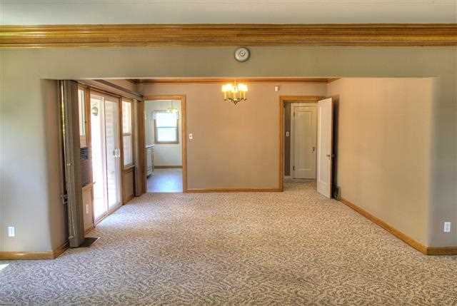 17 N Walnut Rd - Photo 3