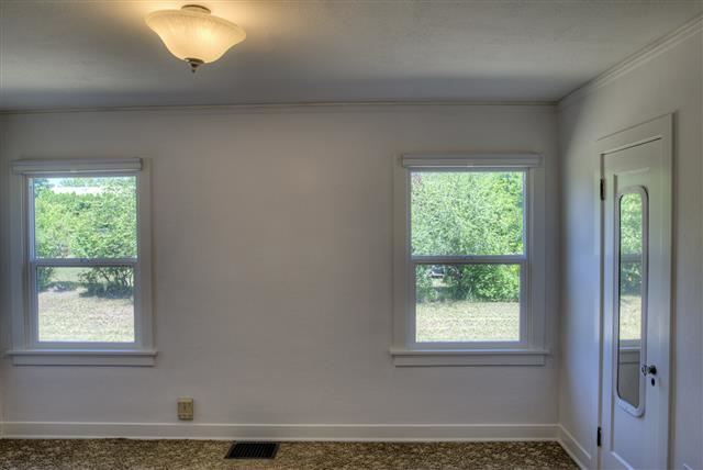 17 N Walnut Rd - Photo 9
