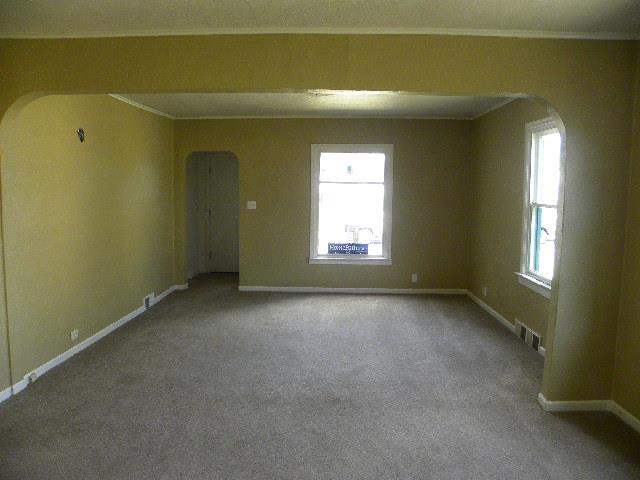 1928 E HOFFMAN Ave - Photo 4