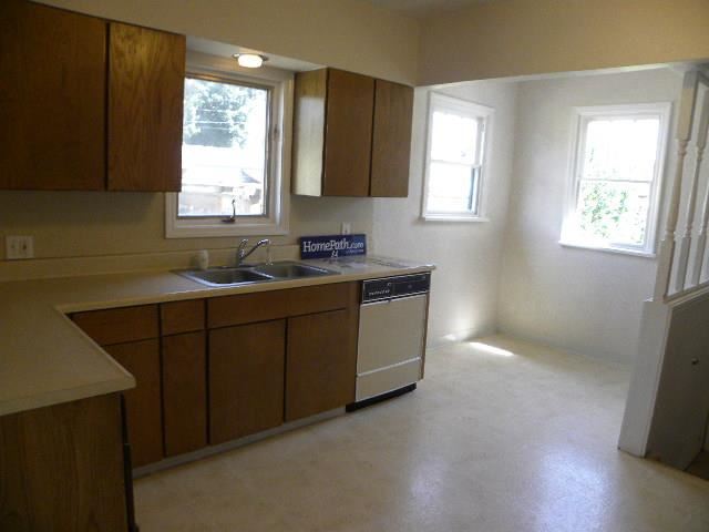 1928 E HOFFMAN Ave - Photo 8