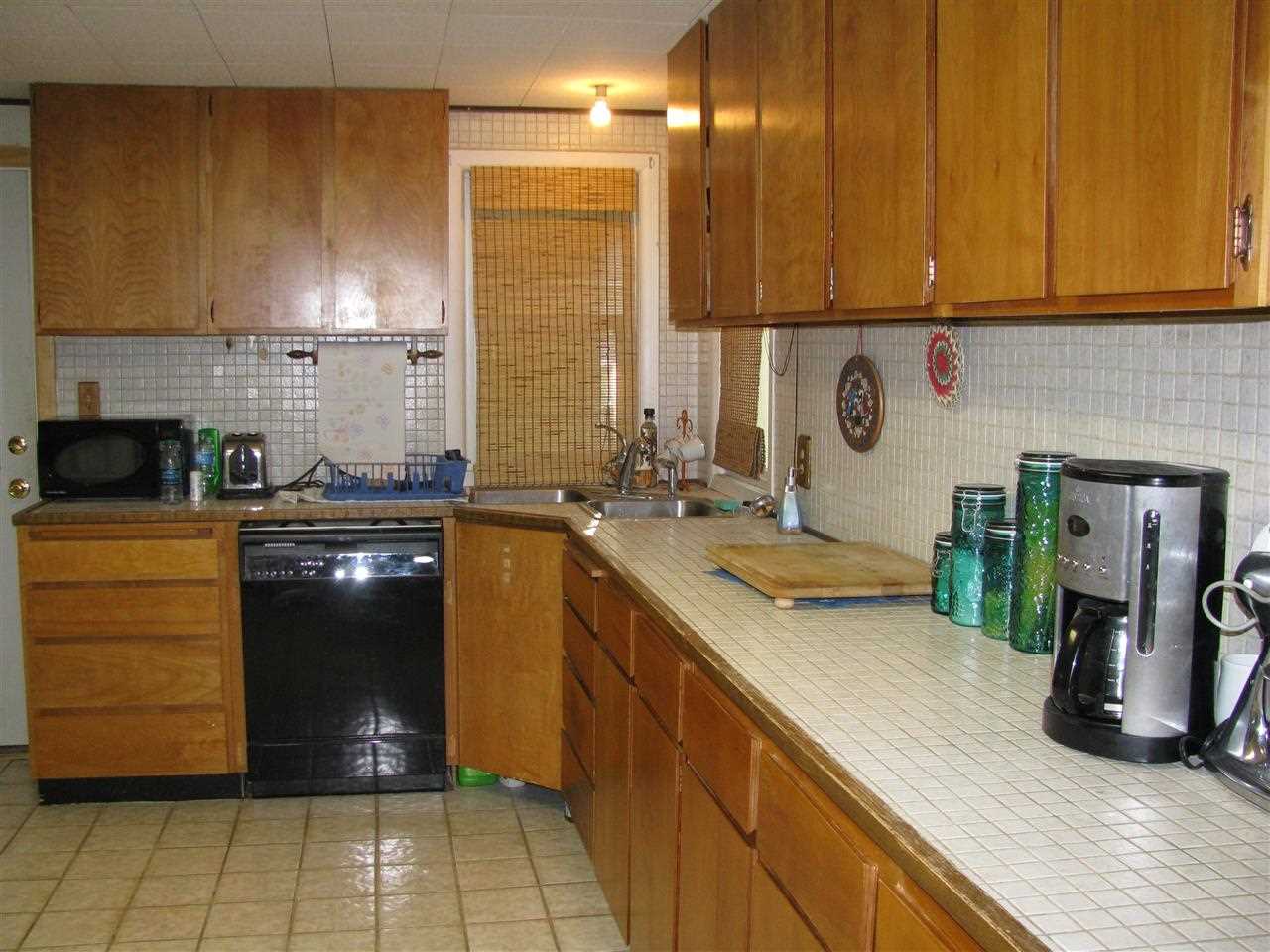 227 W Glass - Photo 5