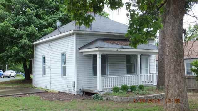 3122 N Normandie St - Photo 1