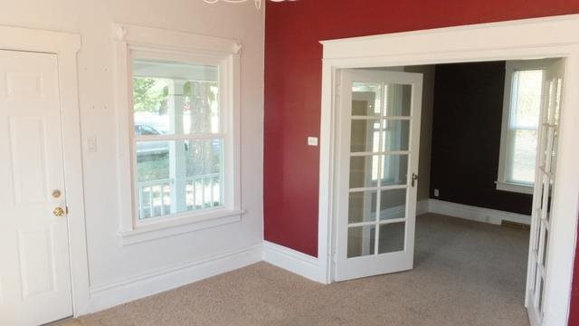 3122 N Normandie St - Photo 2
