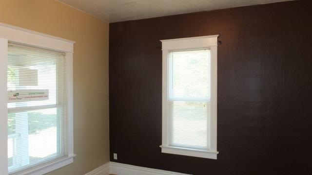 3122 N Normandie St - Photo 4