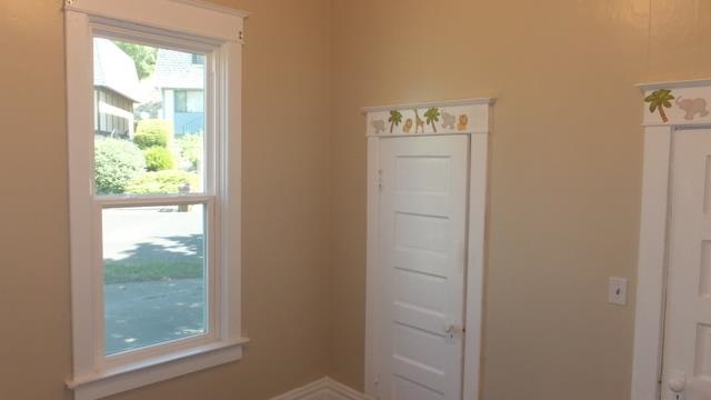3122 N Normandie St - Photo 6