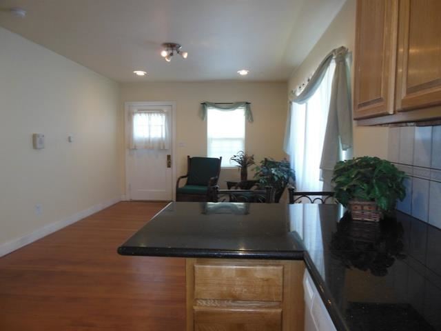 228 E SANSON - Photo 4