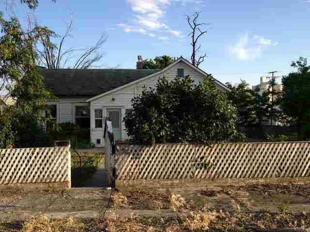319 W 3rd St