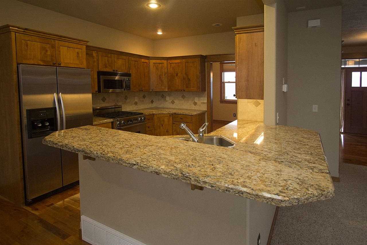 2410 W Kingsford Ave - Photo 3
