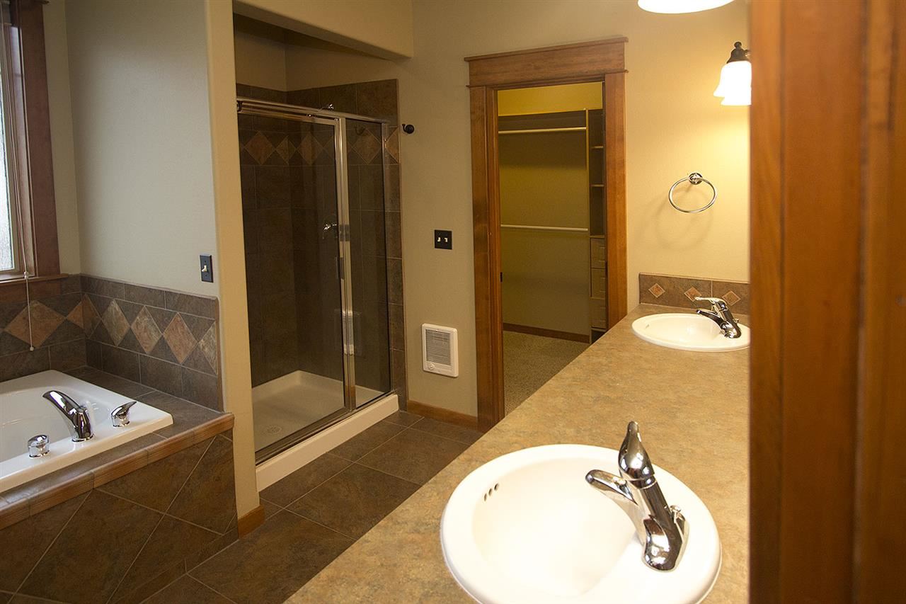 2410 W Kingsford Ave - Photo 10