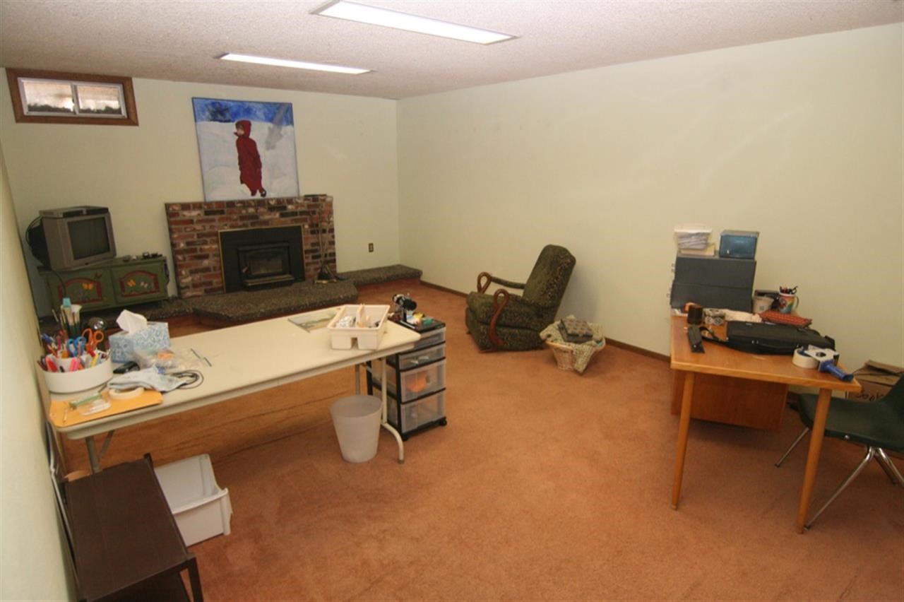 2620 W Woodside Ave - Photo 12