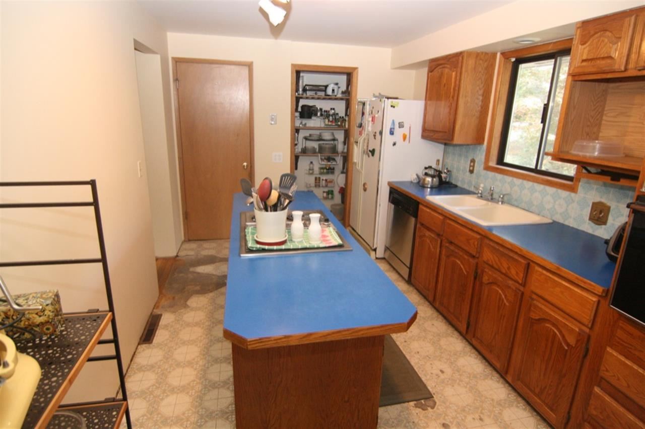 2620 W Woodside Ave - Photo 3