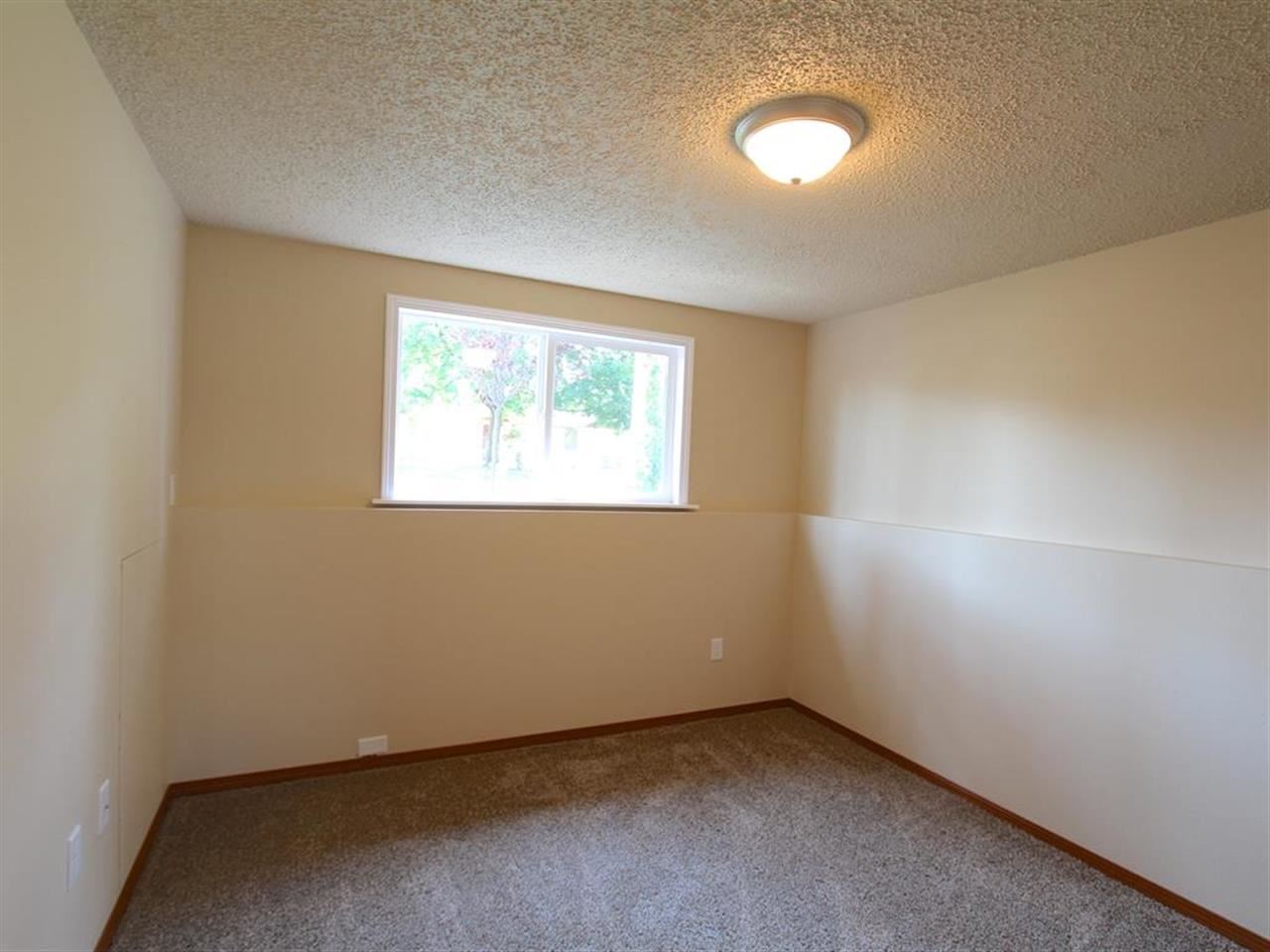 10011 E 10th Ave - Photo 9