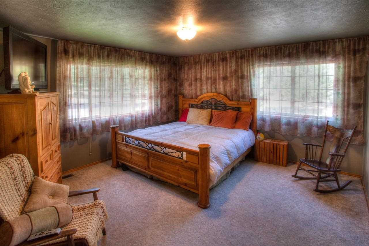 4 W Chattaroy Rd - Photo 15