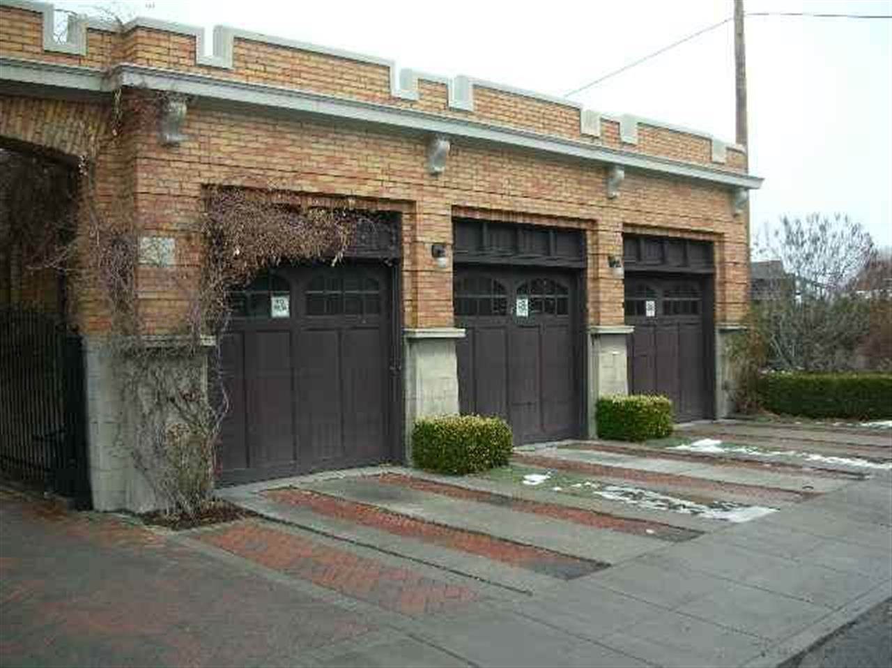 326 W 6th - Photo 12
