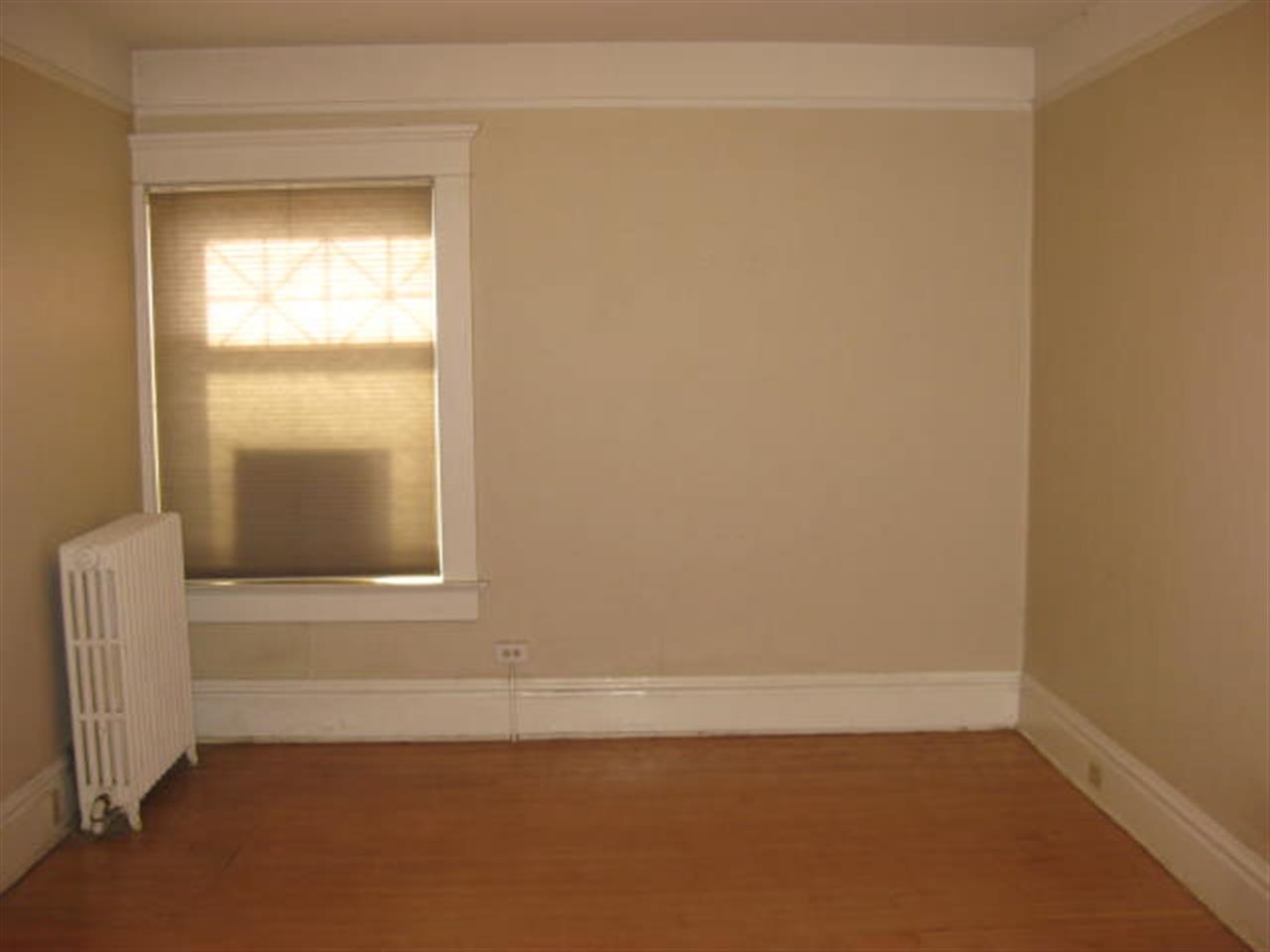 326 W 6th - Photo 6