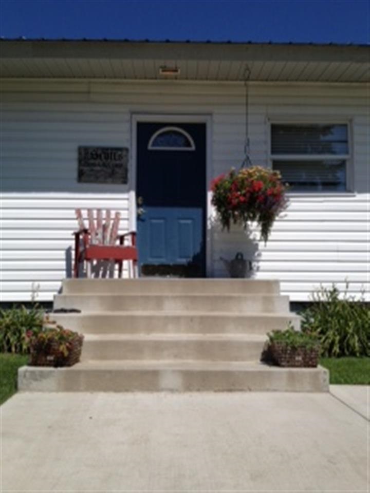 800 W 3rd St - Photo 3
