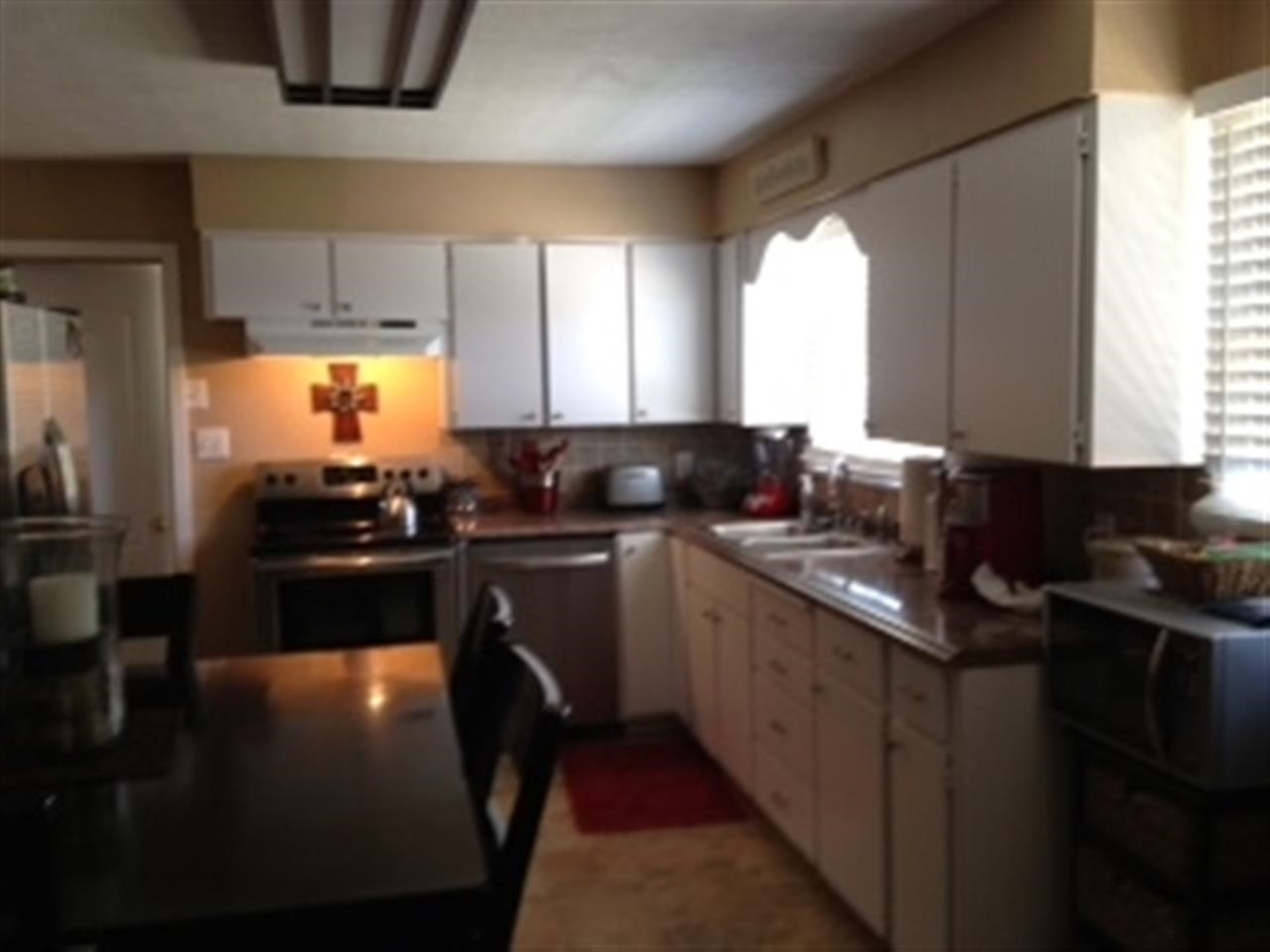 800 W 3rd St - Photo 4