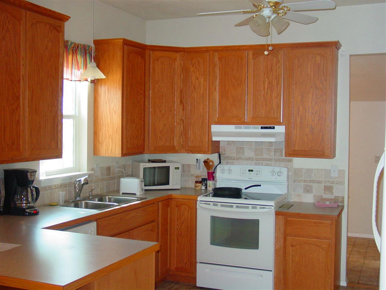 558 E Birch St - Photo 3