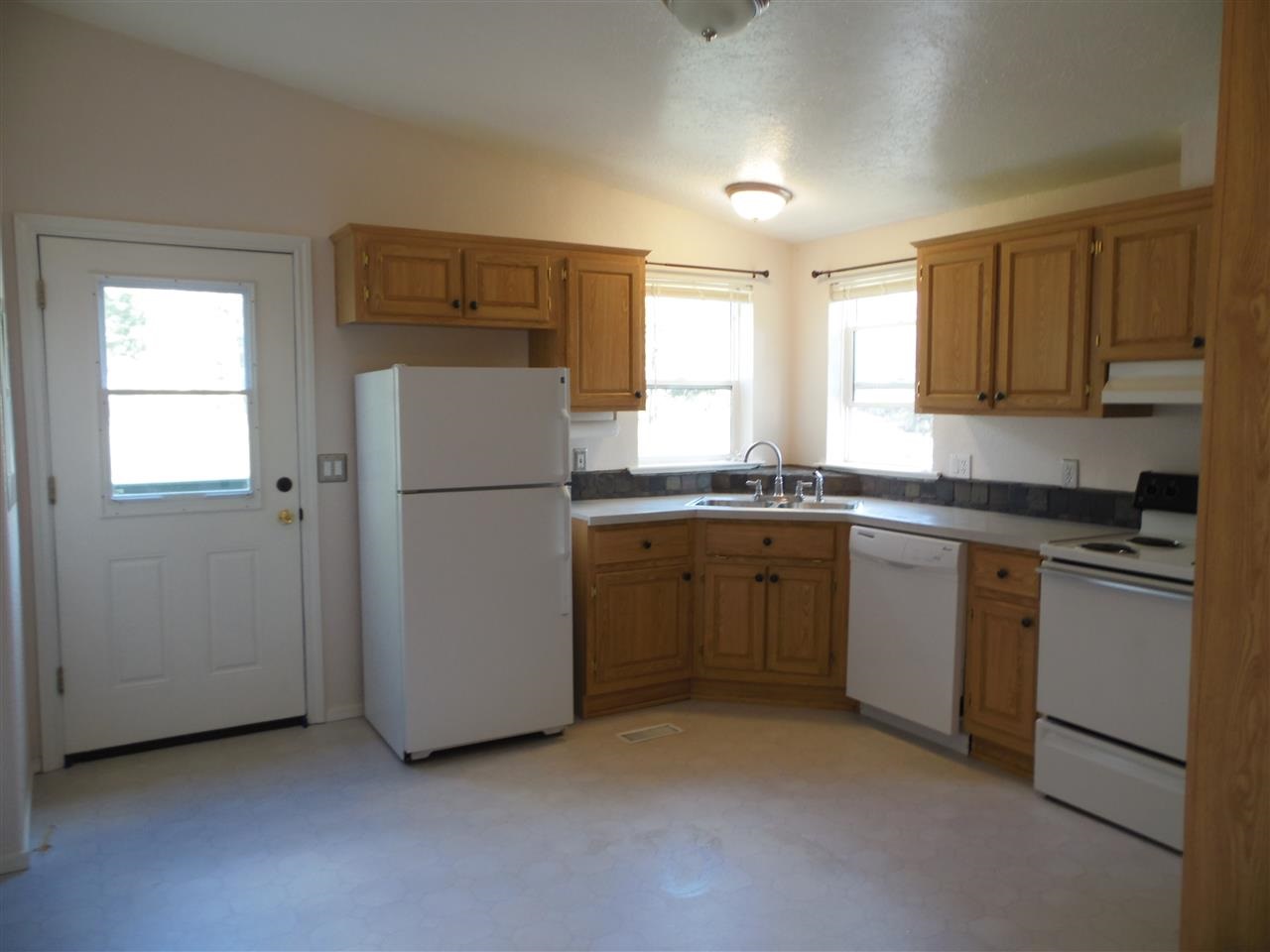 27818 W Tucker Prairie Rd - Photo 3