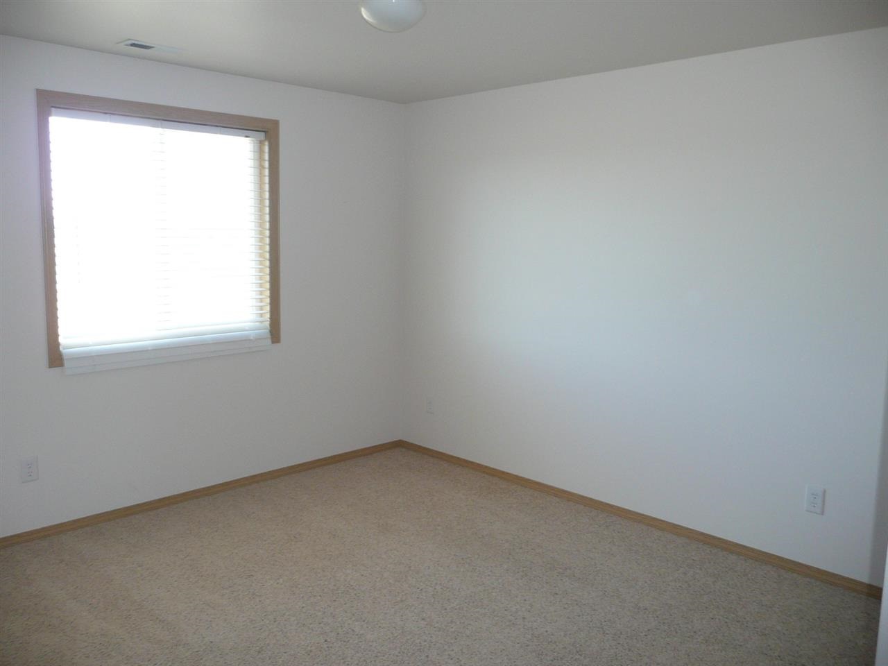 6816 S Lucas St - Photo 10