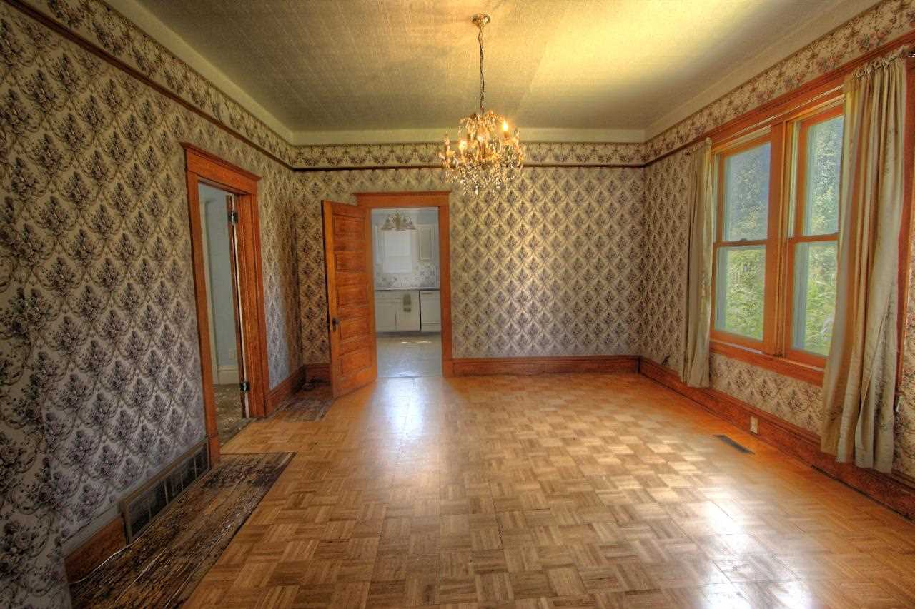 1318 E Newark Ave - Photo 5