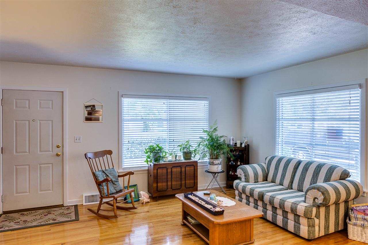 1105 N Wilbur Rd - Photo 4