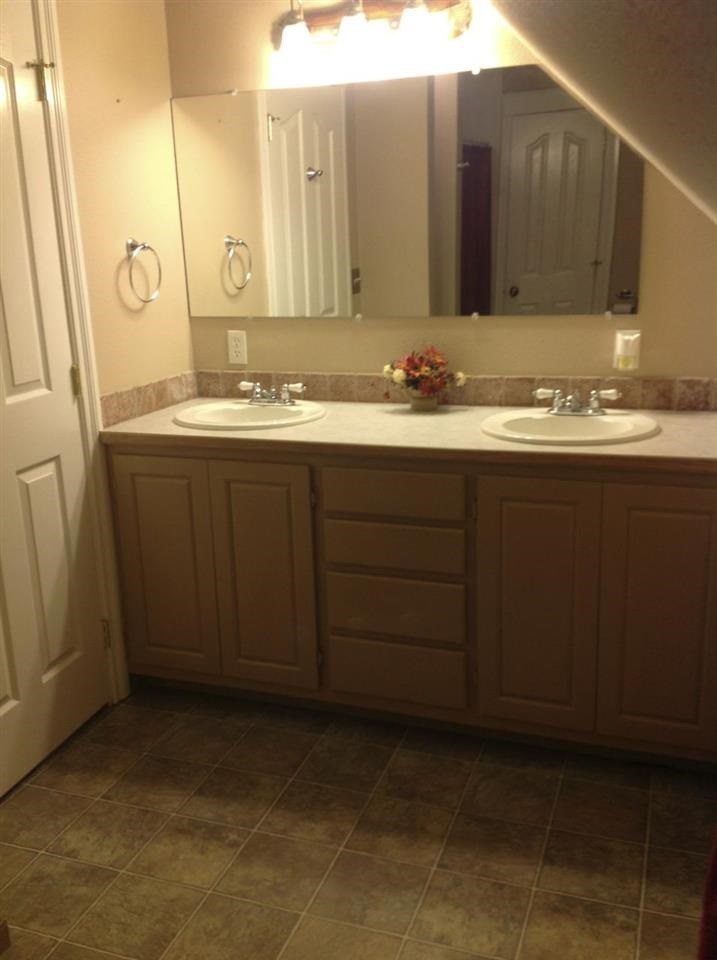523 E A St - Photo 12